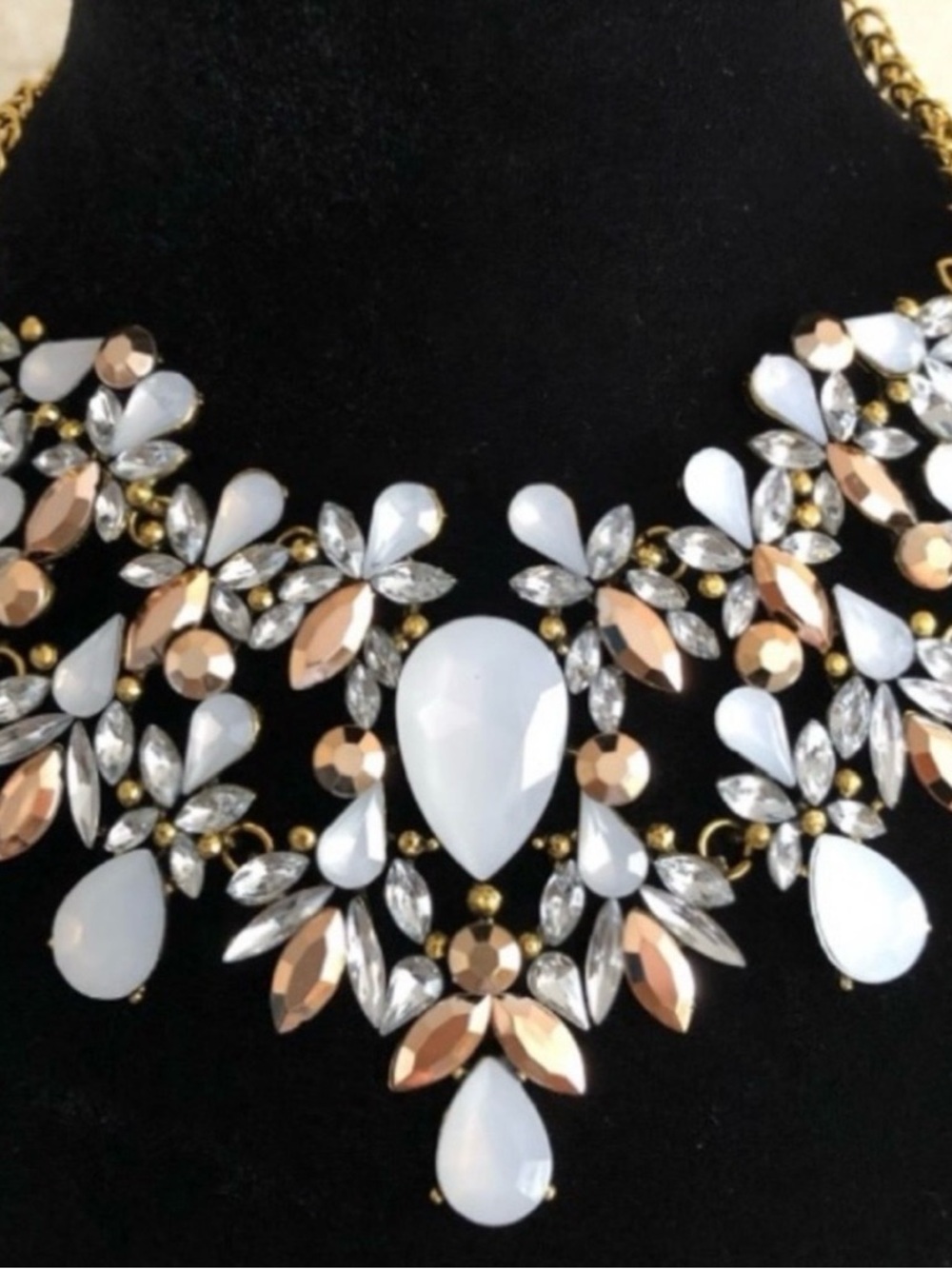BNWT Statement Floral Bib Necklace in White and Rose Gold